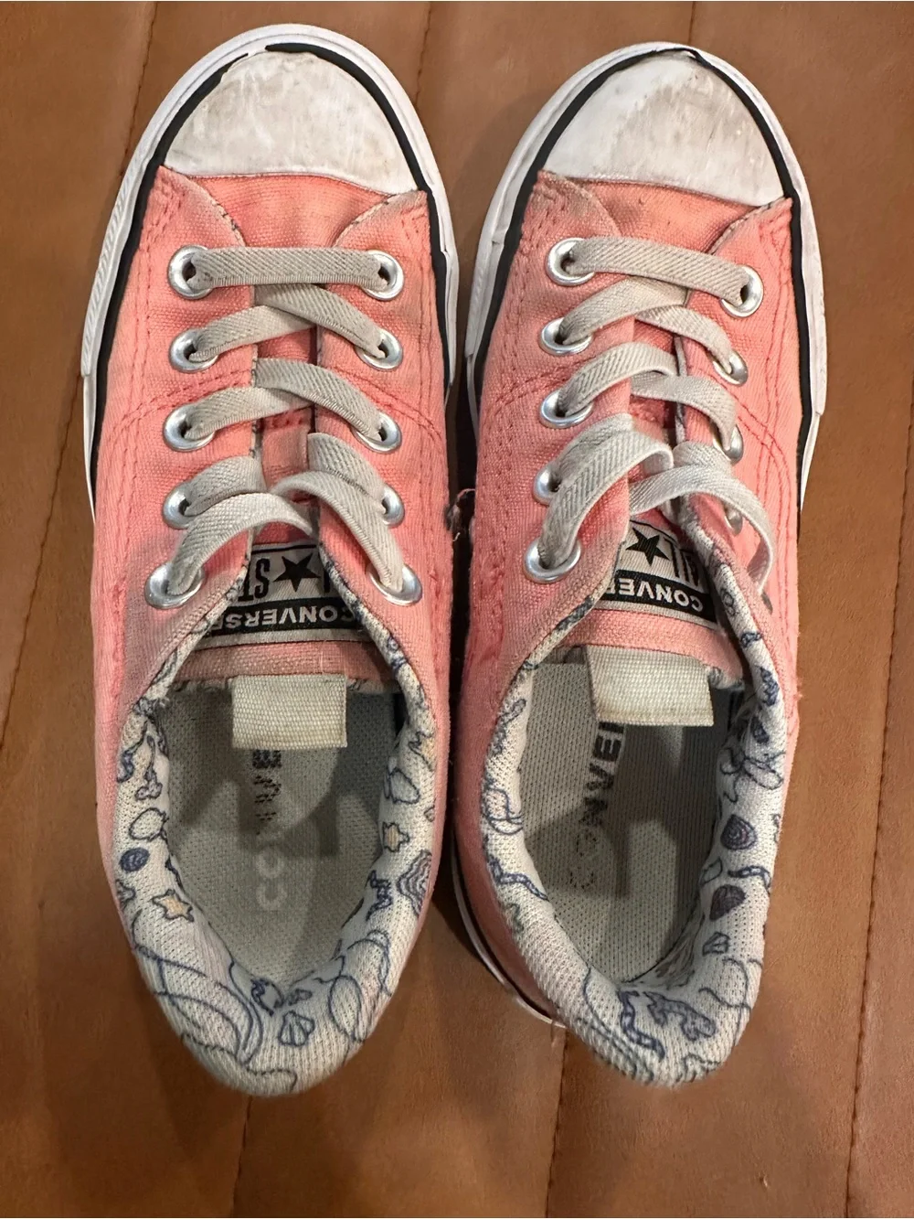 Pink Slip-on Converse